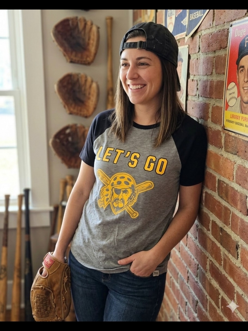 PINK Victoria’s Secret x 5th & Ocean Pittsburgh Pirates Baseball Raglan T Size S